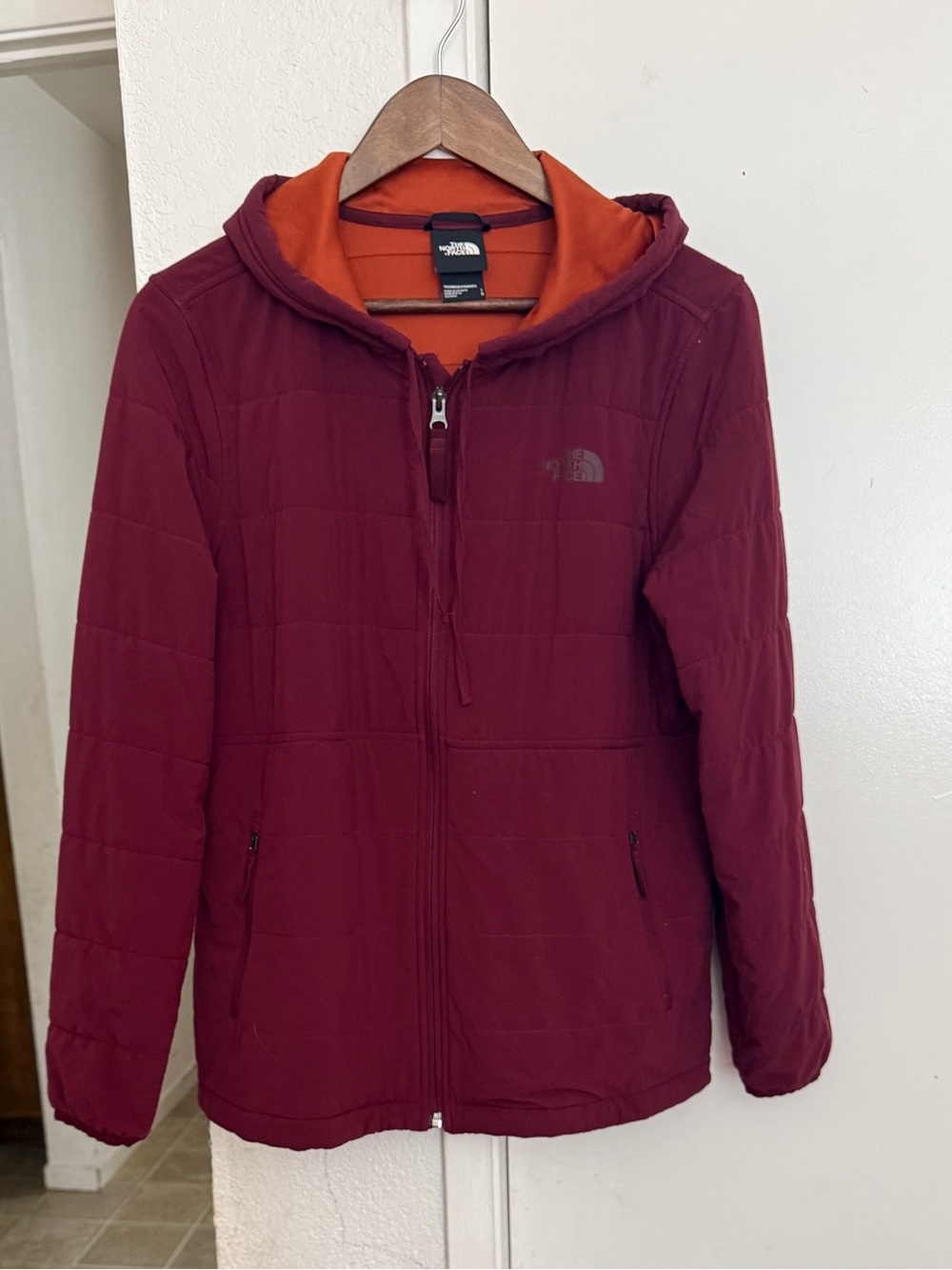 The North Face Women's Hooded Puffer Jacket - Burgundy with Orange Lining